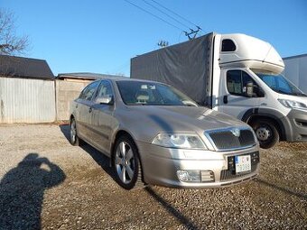 Škoda Octavia 2.0 FSI ELEGANCE - 1