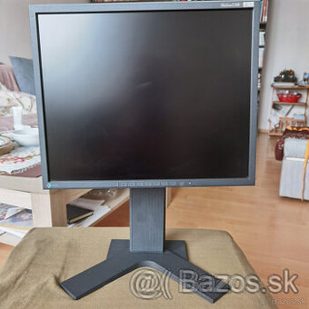 Predám veľmi zachovalý LCD EIZO FlexScan L568 17" monitor