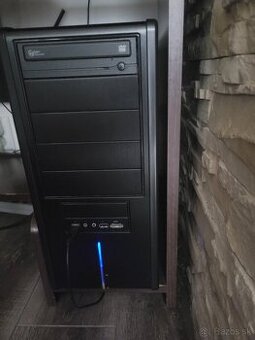 Intel pentium 3,20GHZ, 8 GB RAM, RADEON RX 550, SSD 250GB