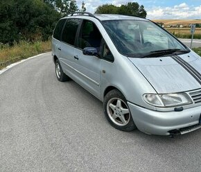 Rozpredam Pripadne Predám V celku Vw Sharan 1.9 TDI 81 KW