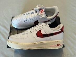 Nike Air Force 1 07 LV8, čisto nové, veľkosť EU 40,5