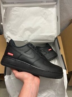 Nike Air Force 1 Low Supreme Black