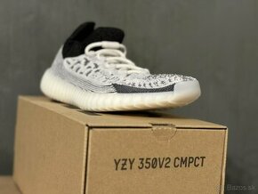 Yeezy 350 v2 slate panda 42 2/3