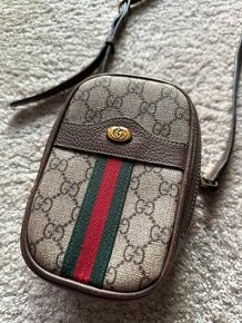 Gucci crossbody taška Supreme monogram Ophidia