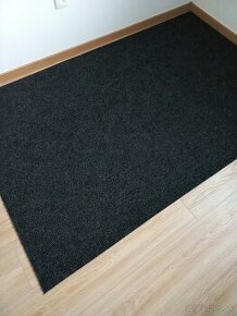 Predám kvalitný nový koberec do predsiene