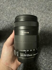 Canon EF-S 18-135mm f/3,5-5,6 IS STM - 1