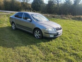 Predam skoda octavia 2 sedan 2.0 tdi 103kw