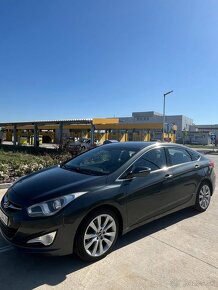 Hyundai i40 blue Sedan 2012