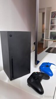 Xbox Series X + 2 ovládače - 1