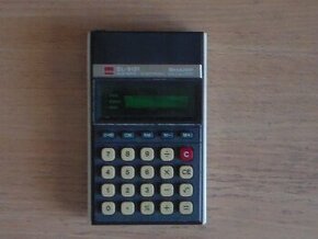 retro kalkulačka SHARP