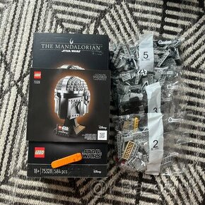 Poskladané LEGO STAR WARS 75328 - The Mandalorian Helmet