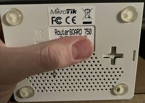 MikroTik RB750, hEX lite RB750r2, RouterBOARD 750UP - 1