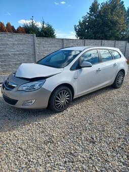 Rozpredam Opel Astra J ST 1.4 Turbo 88kw