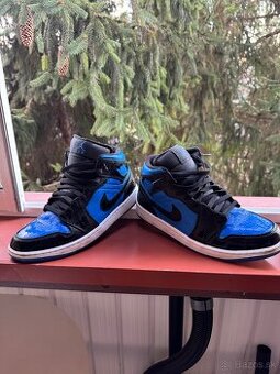 AIR Jordan 1 MiD