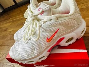 nike tenisky 37,5