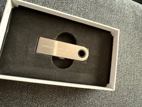 nano ledger S , krypto peňaženka  usb