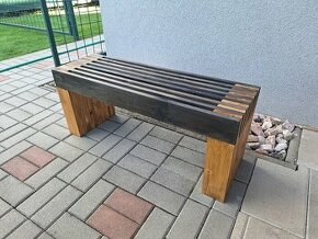 Drevená lavička