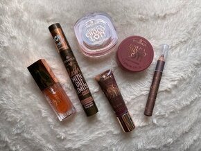 Essence - limitka - Love It A Choco'lot - celá kolekcia