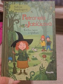 Petronela Jabĺčková - Kniha čarov

