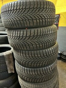 225/40 r19