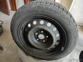 Zimné pneu Nokian 205/55 R16 bez diskov 80€ komplet 119€ - 1