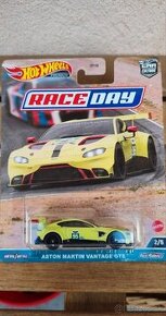 Hot wheels aston martin race day