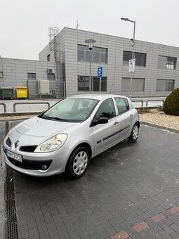 Predam renault clio 1.2 maximálne zachovalé 1 majiteľ