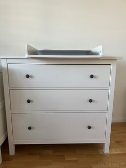 Predam komodu Hemnes Ikea