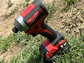 Milwaukee M18 CBLID bezuhlíkový rázový uťahovák