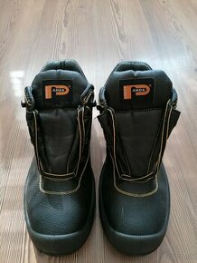 Predám nové kvalitné pracovné členkové topánky SAFETY PANDA - 1