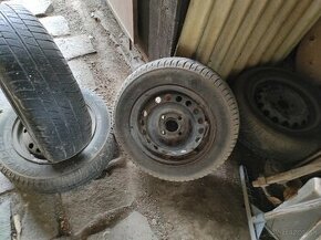 Predám 4ks diskov s pneu 165/70 r13