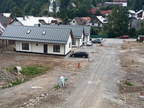 Ponúkame na predaj pozemok so stav. povolením v Záp. Tatrách