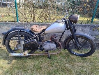 Starý motocykel Čz 150C