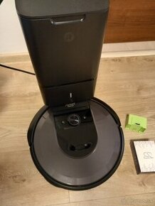 ROOMBA  I7      NA NAHRADNE DIELY . NOVA BATERIA. - 1