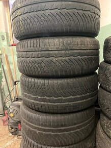 245/50R18 ROF