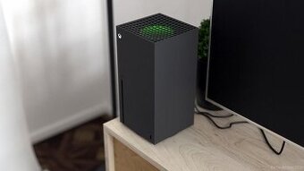 Xbox series x + dve ovládače