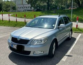 Skoda Octavia Combi Elegance 2011 1.4 TSI-DSG Automatic