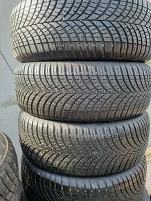 205/55R17 Goodyear - 1