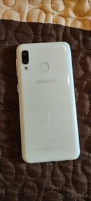 Samsung Galaxy A20e na diely/opravu