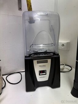 Profesionálny mixér Blendtec Connoisseur 825