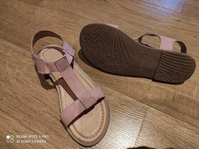 Dievčenské sandále 32