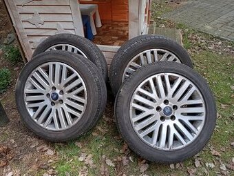 Skoro nove letne pneumatiky  235 45 17+Origo Ford Disky