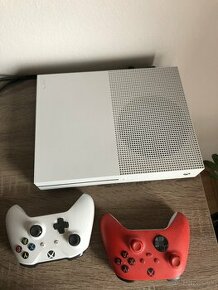 Xbox one s + 2 ovládače