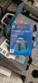 Bosch GRL300HVG, pravítko, statív.