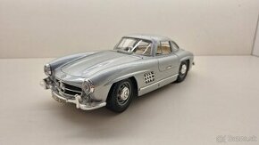 1:18 MERCEDES-BENZ 300SL - 1