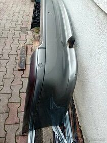 Mam tu na predaj zadný nárazník bmw e39 facelift - 1