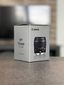 Canon EF 85mm f/1.8 USM