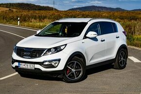 Kia Sportage 2,0 CRDi 4x4 100kW (ťažné, xenóny, navigácia) - 1