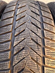 215/60R16 Vredstein zimne