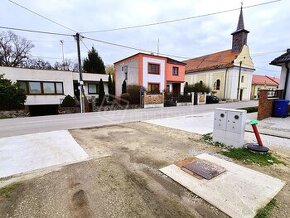 Stavebný pozemok v centre obce Topoľnica